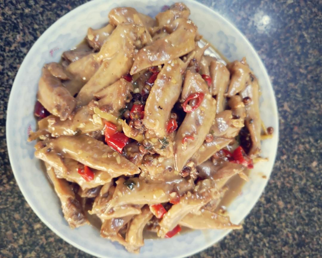 吃到停不下来的卤麻辣鸡翅尖