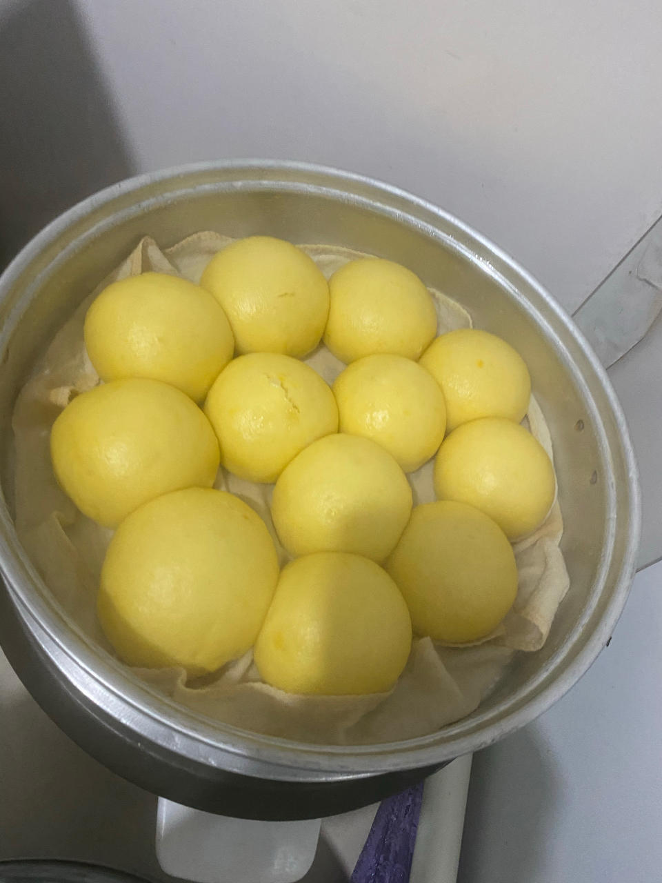 新手也可以--详解如何做出人见人爱、金黄的南瓜馒头