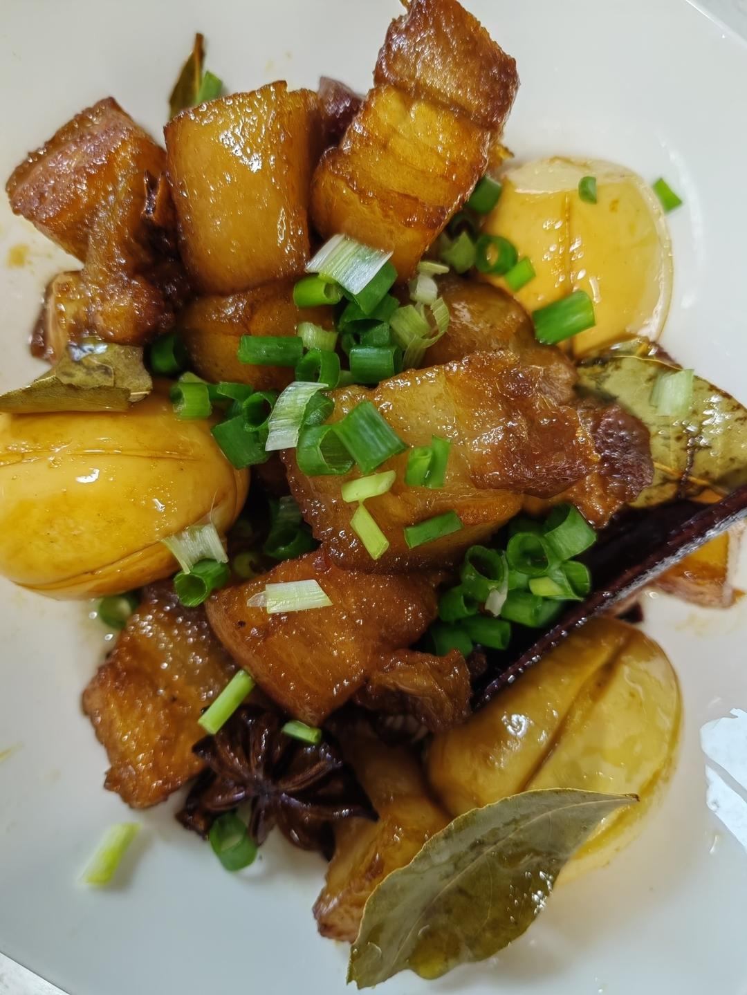 卤蛋红烧肉