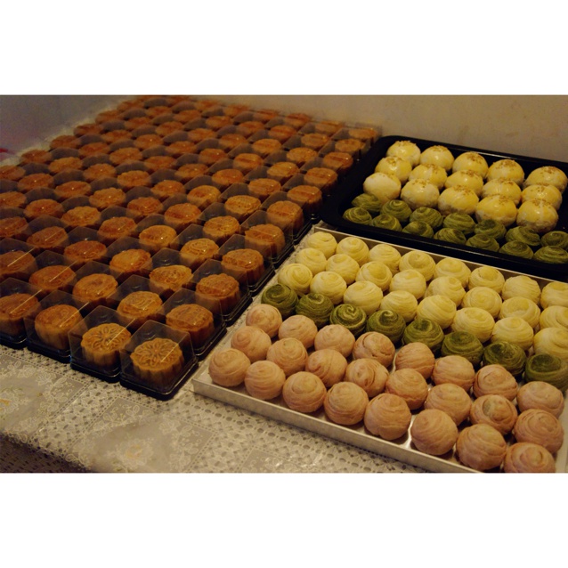 广式蛋黄莲蓉月饼