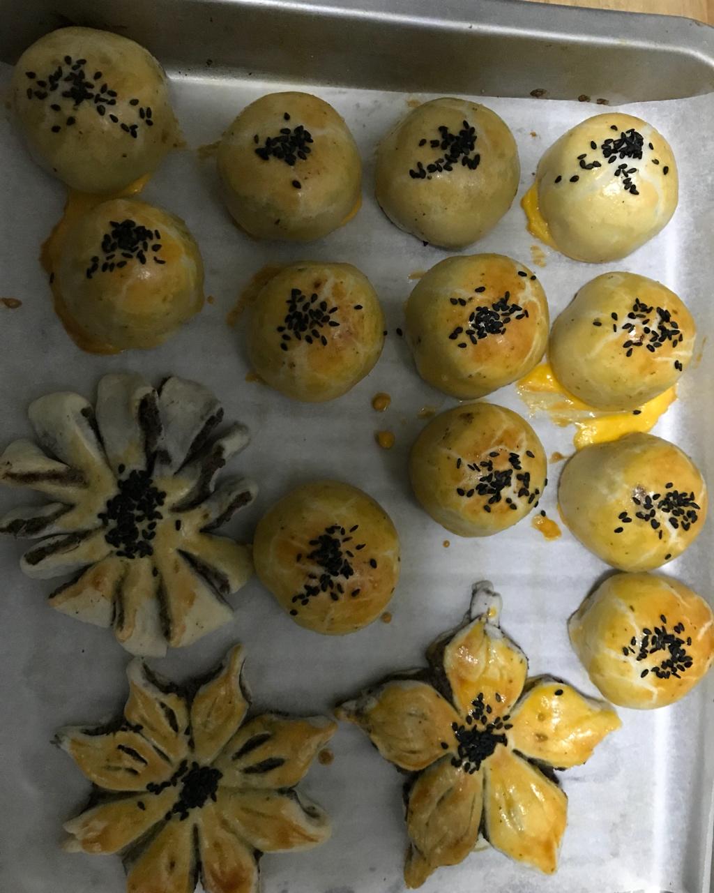 中式酥点（豆沙酥、菊花酥、葵花酥）