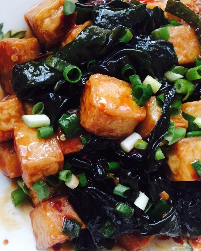 网红小食-麻辣鱼豆腐