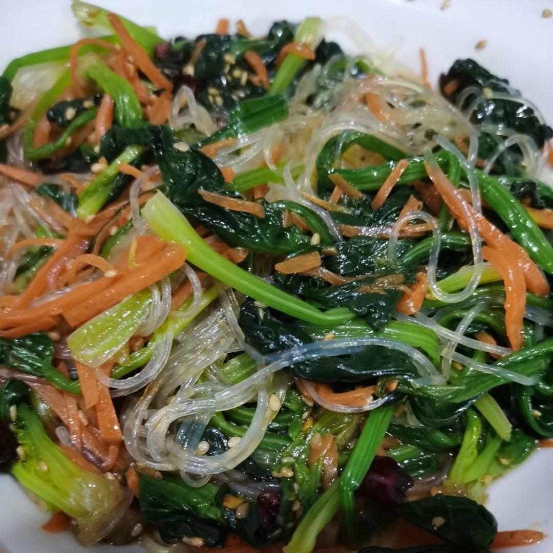 开胃爽口又营养的菠菜拌粉丝