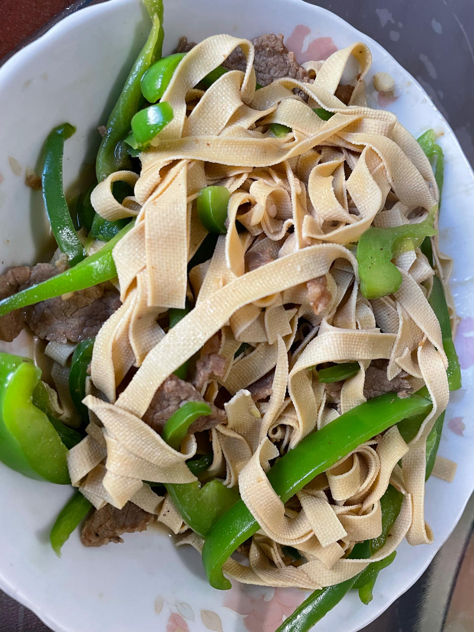 青椒豆腐皮炒肉丝