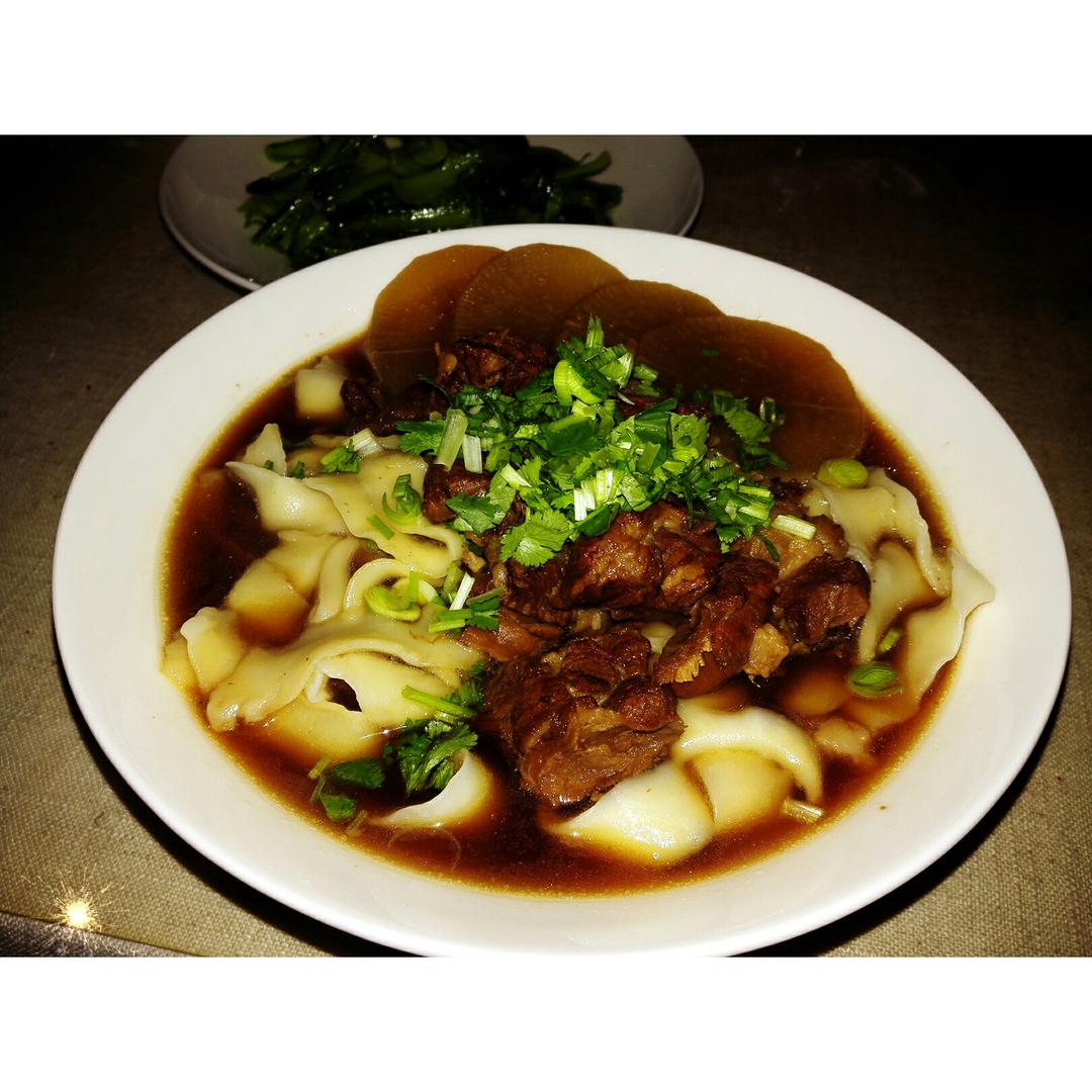 牛肉刀削面