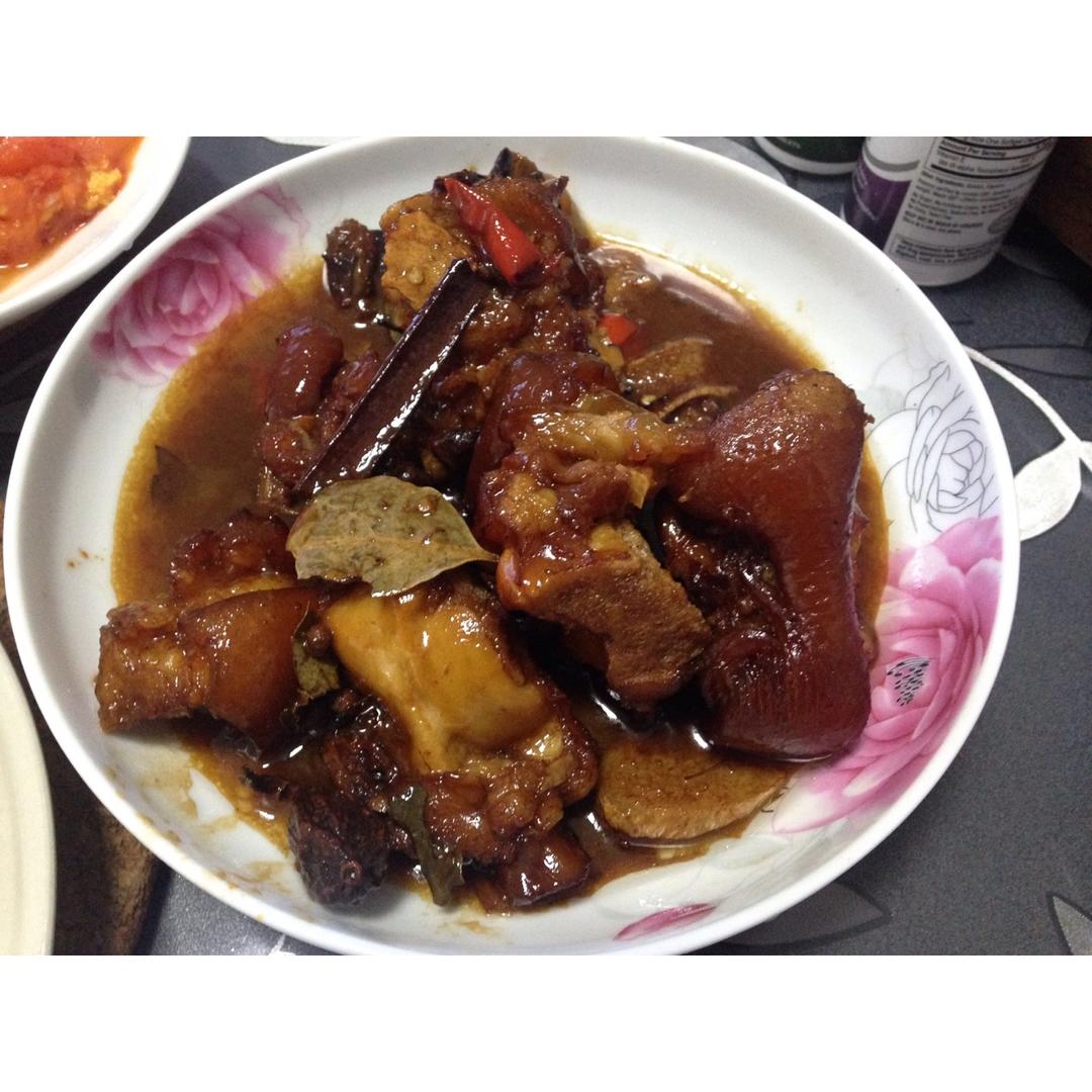 美味的家常菜：红烧猪蹄