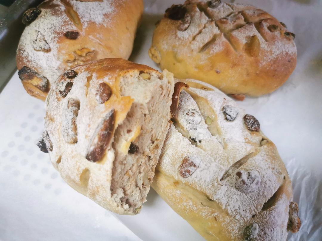 全麦坚果包软欧包