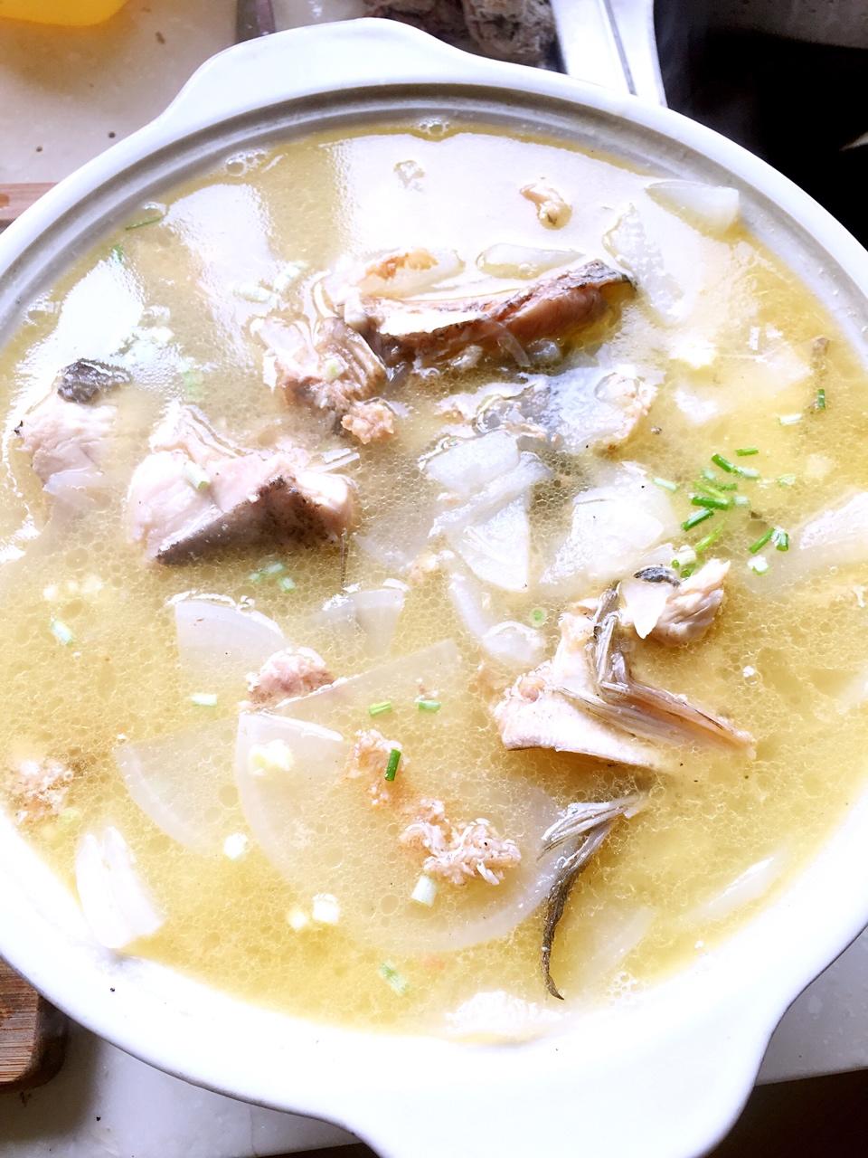 鱼头萝卜汤