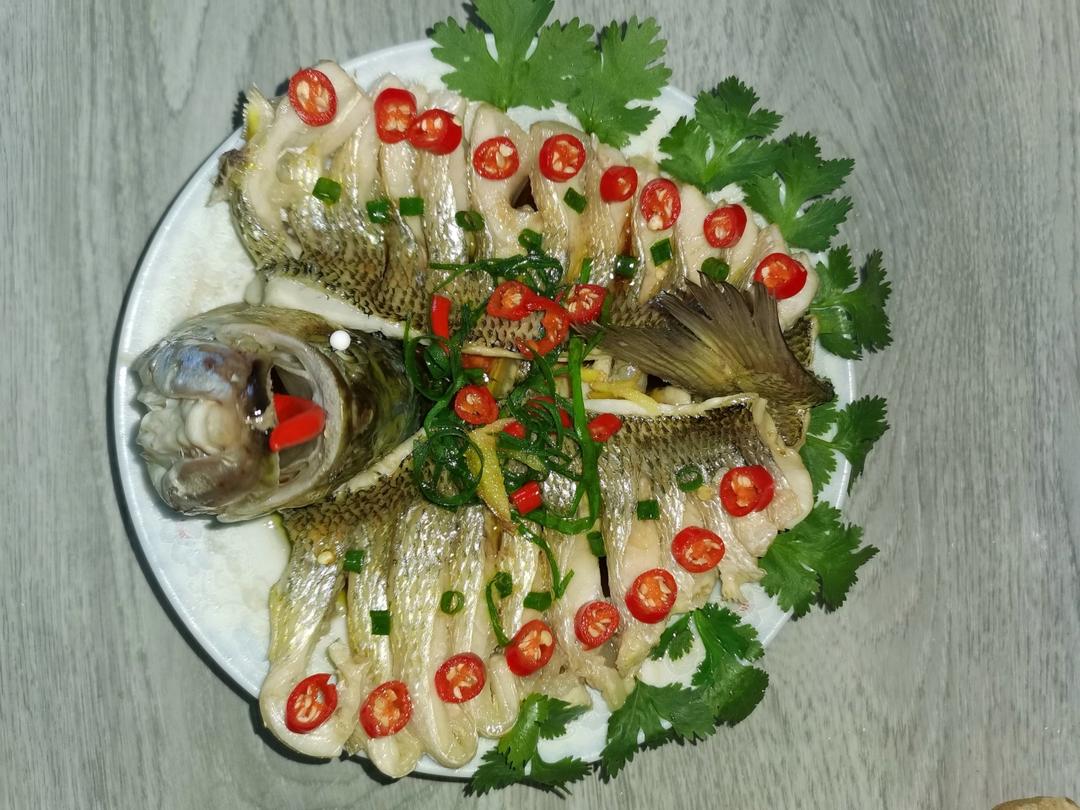 年夜饭系列之孔雀开屏清蒸鲈鱼