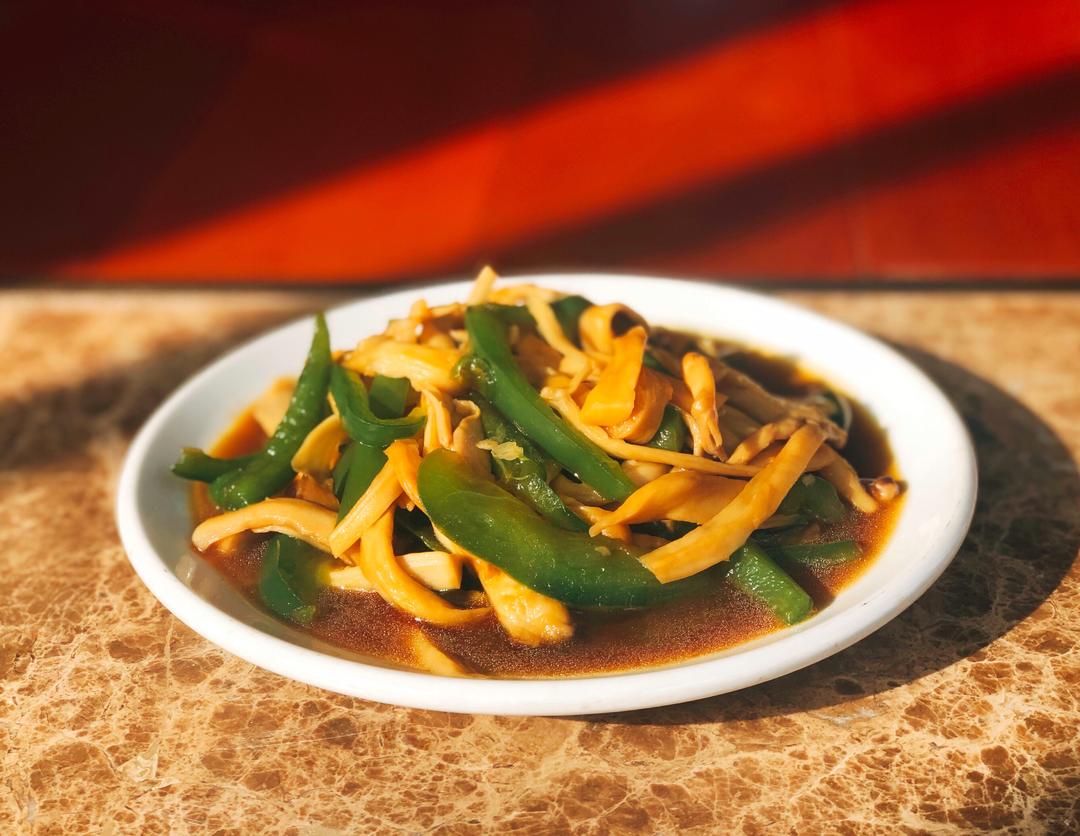 少油健康版！杏鲍菇炒甜椒（小美版）的做法