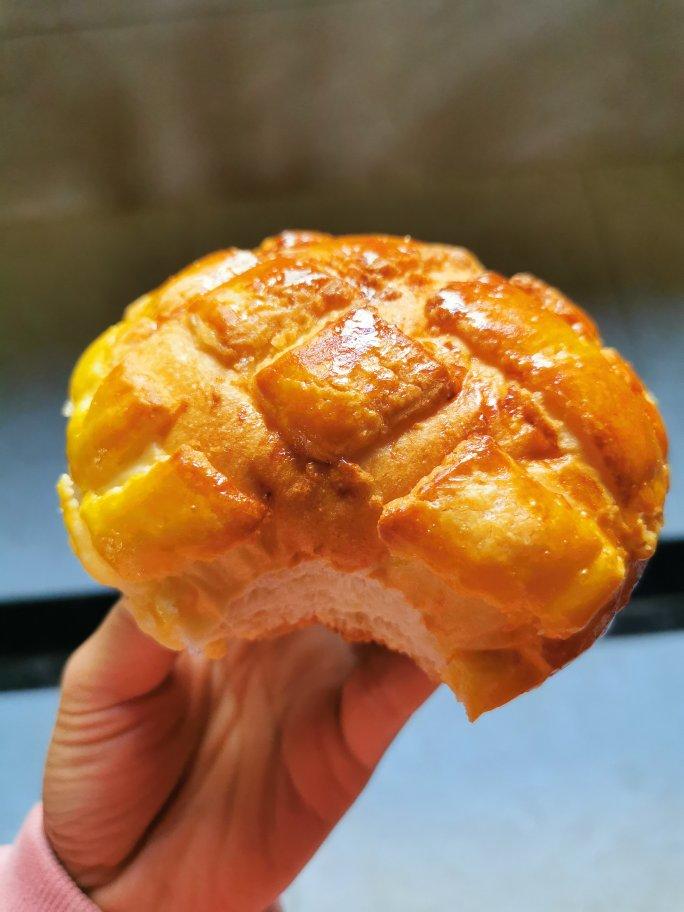 好吃到炸裂的港式菠萝包（附带制作酥皮的小视频）