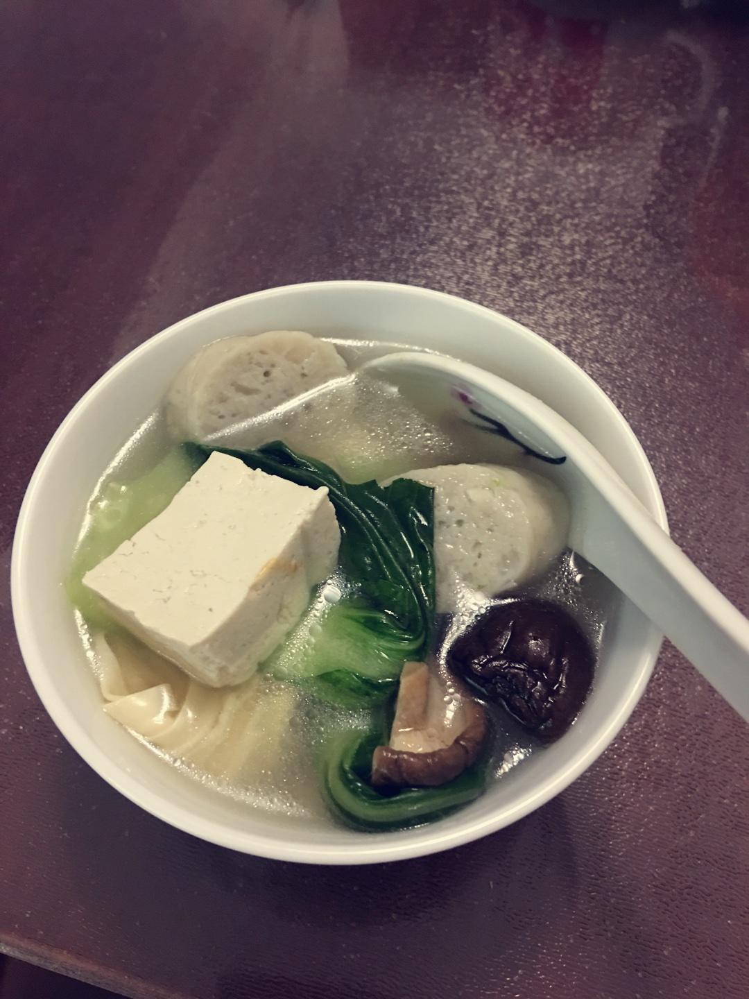 鱼卷豆腐汤