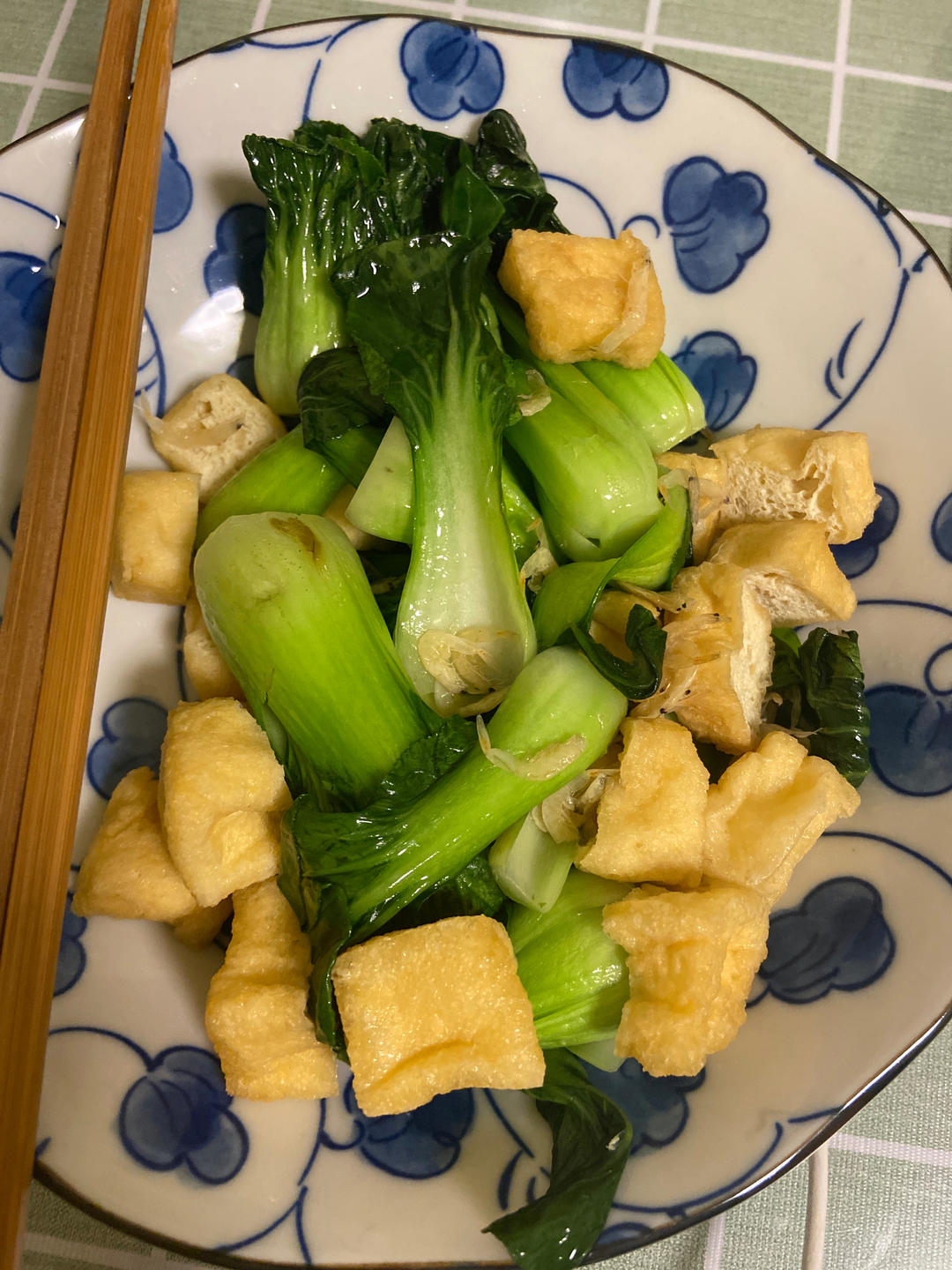 家常青菜炒油豆腐