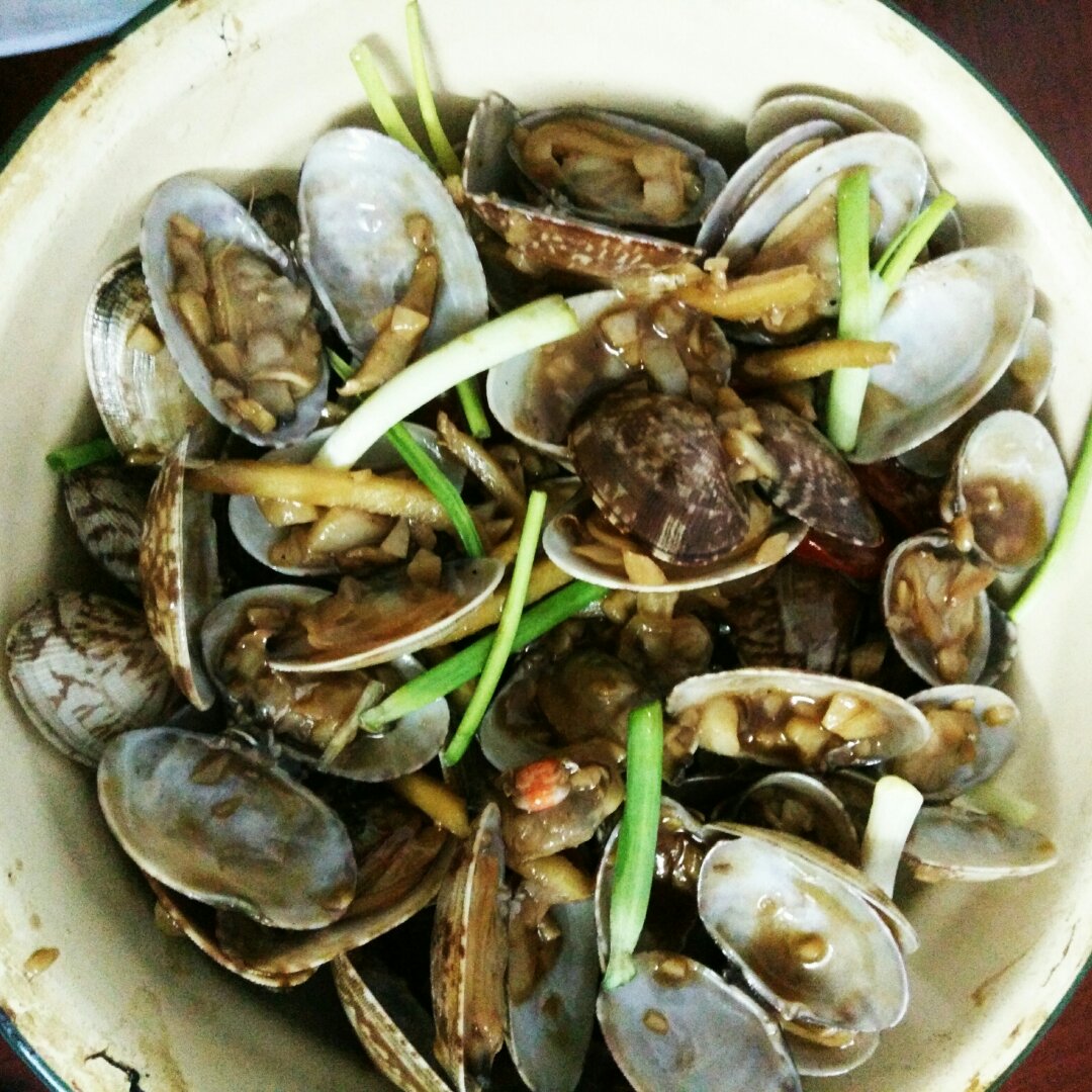 蒜香炒花甲