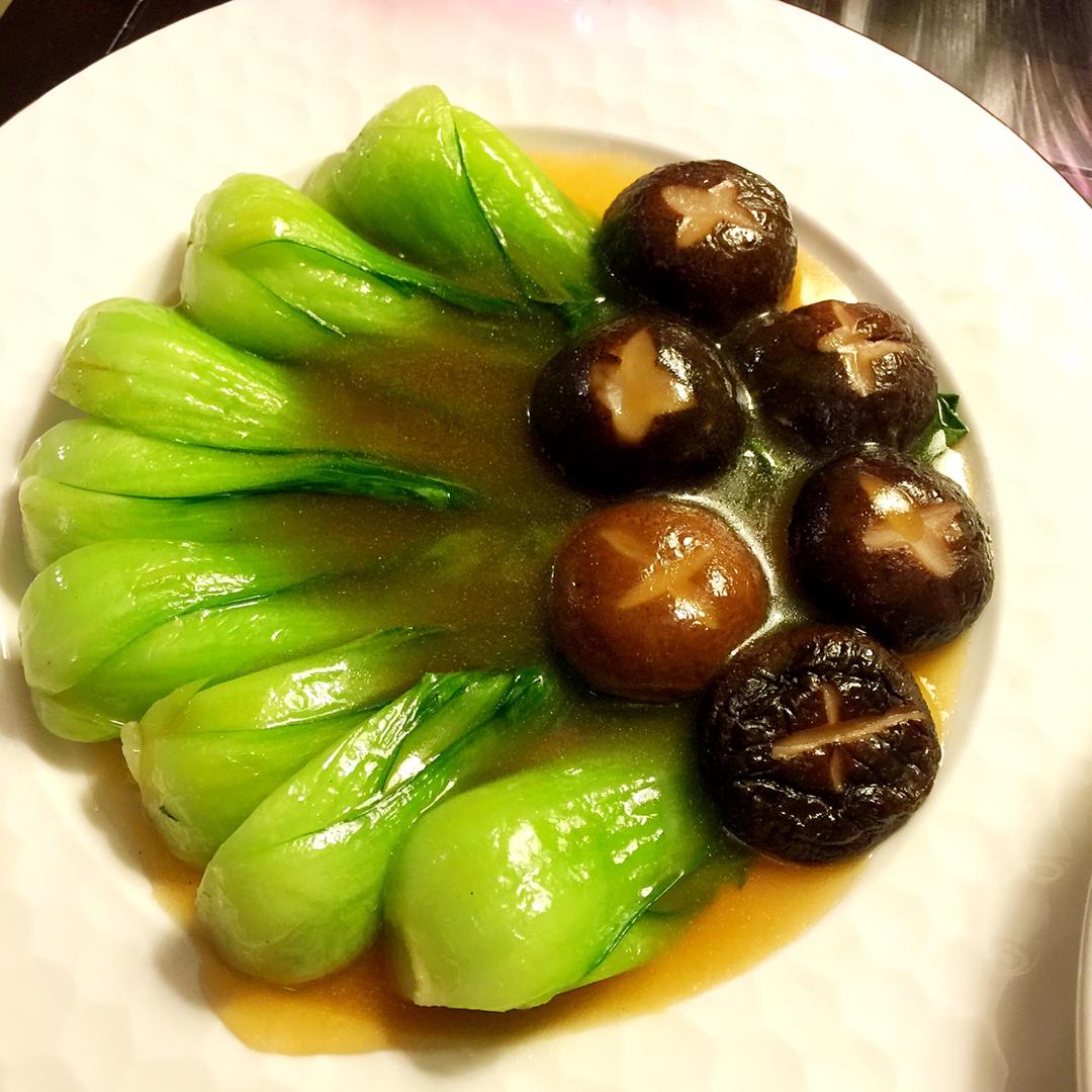 和童空空做的浇汁香菇油菜