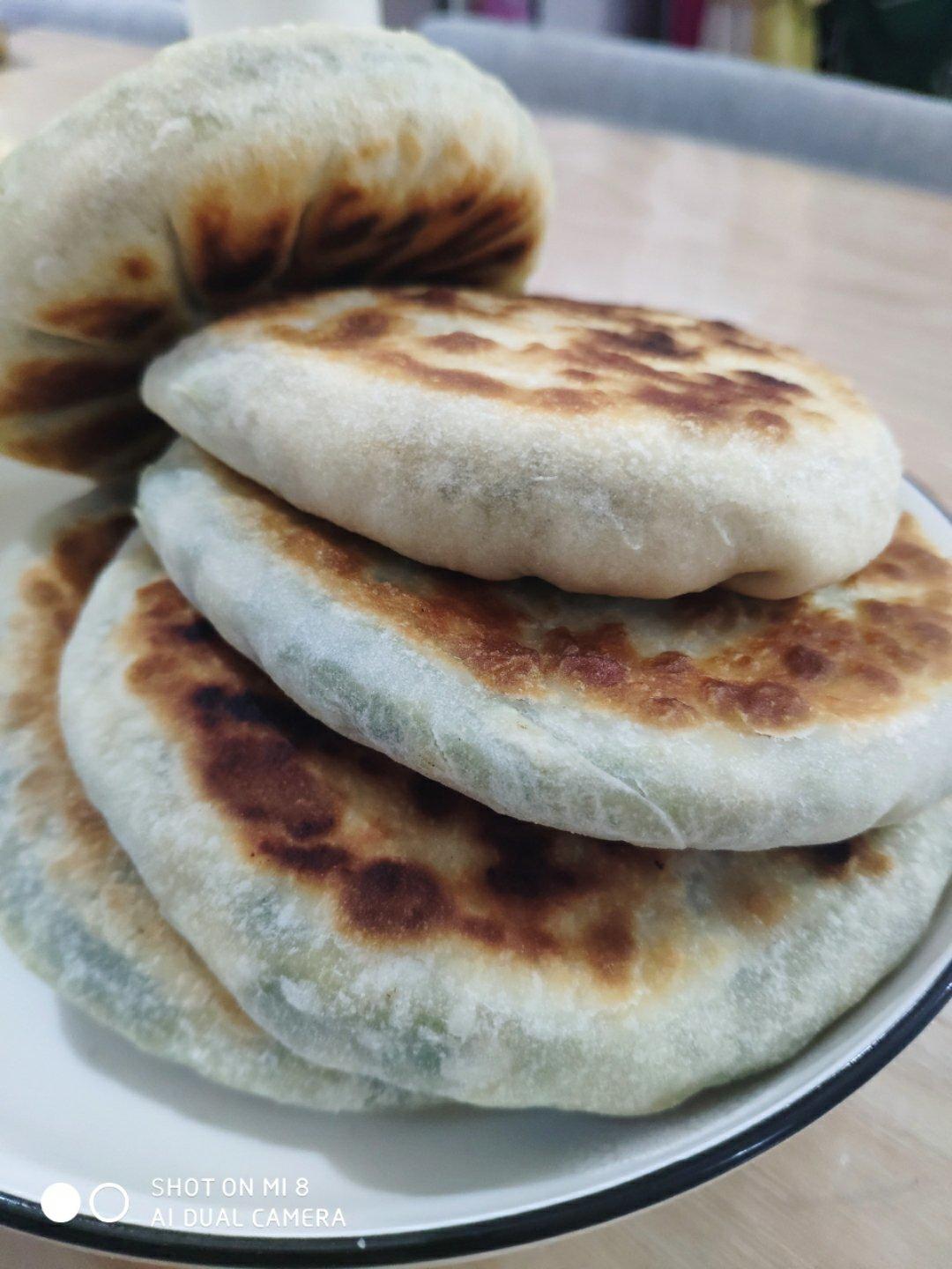 薄如蝉翼的韭菜鸡蛋馅饼