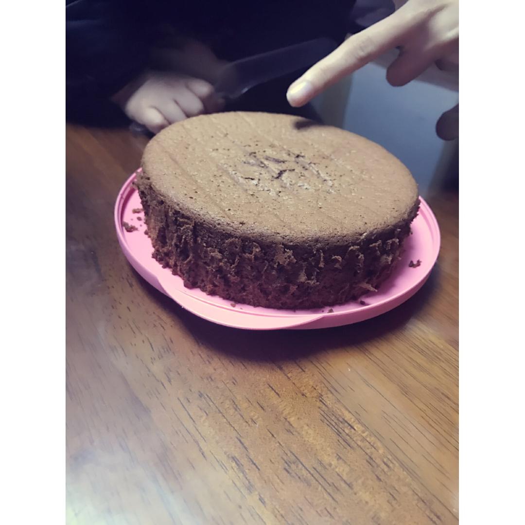 超简单完美戚风蛋糕（6寸2蛋）附打发、翻拌、脱模视频