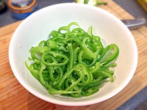 日本网红食谱：无限青椒的做法 步骤2
