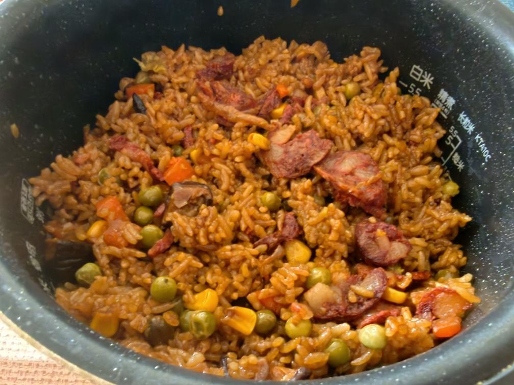 懒人必备～电饭煲腊肠焖饭