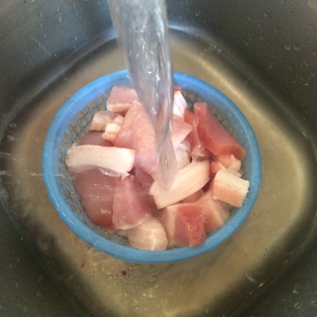 大白菜烧肉的做法 步骤1