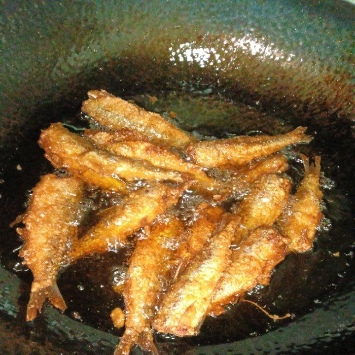 炸小鱼