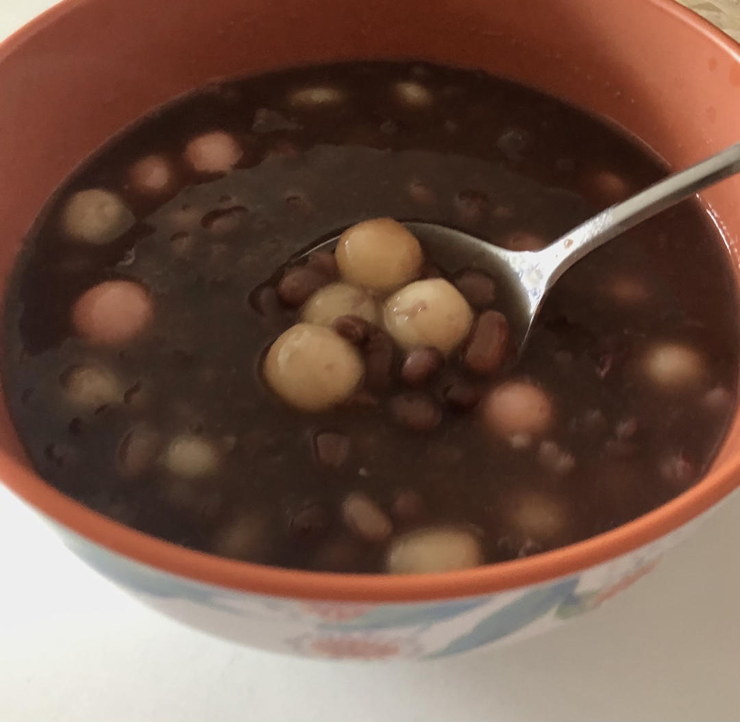 红豆糯米小丸子小汤圆——如何在5分钟内搓好一盘小丸子