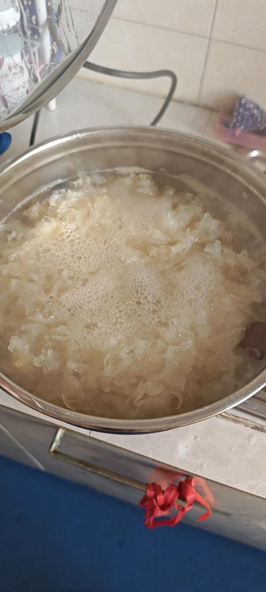 红枣银耳汤（满满胶质，燕窝般口感的白木耳）