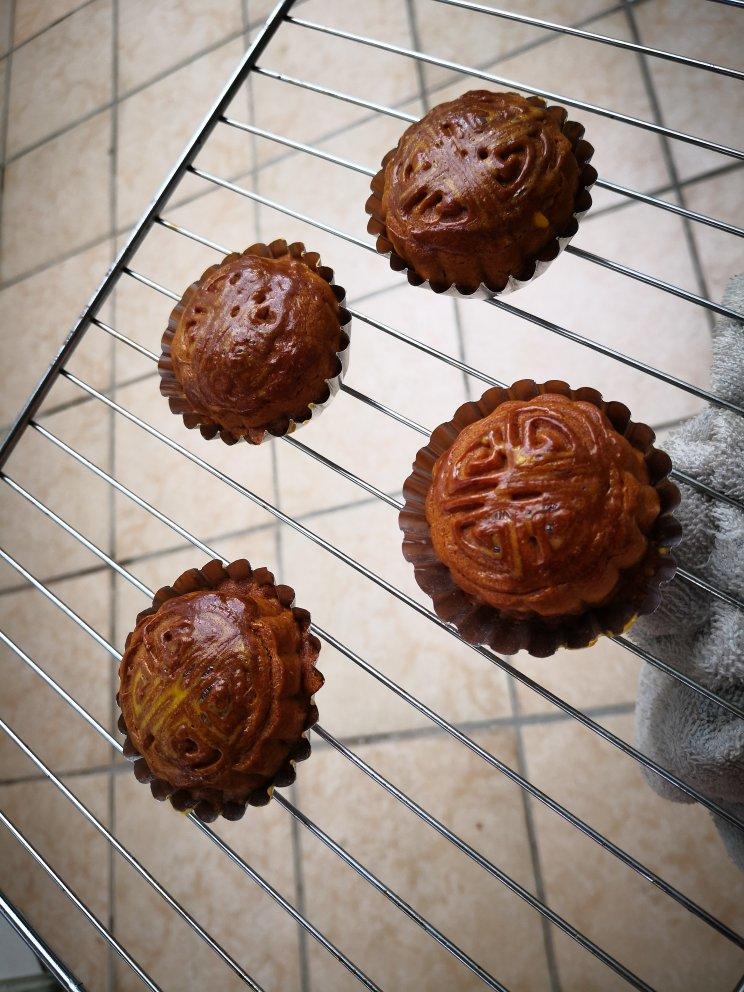 广式月饼—蛋黄莲蓉月饼