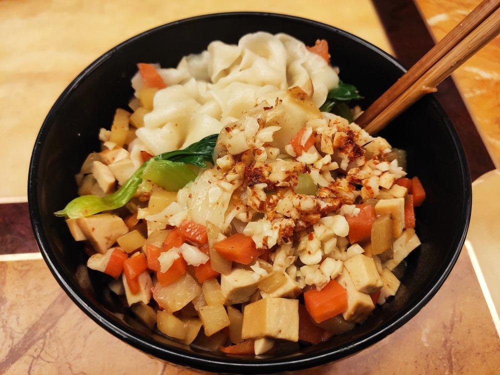 臊子油泼干拌面