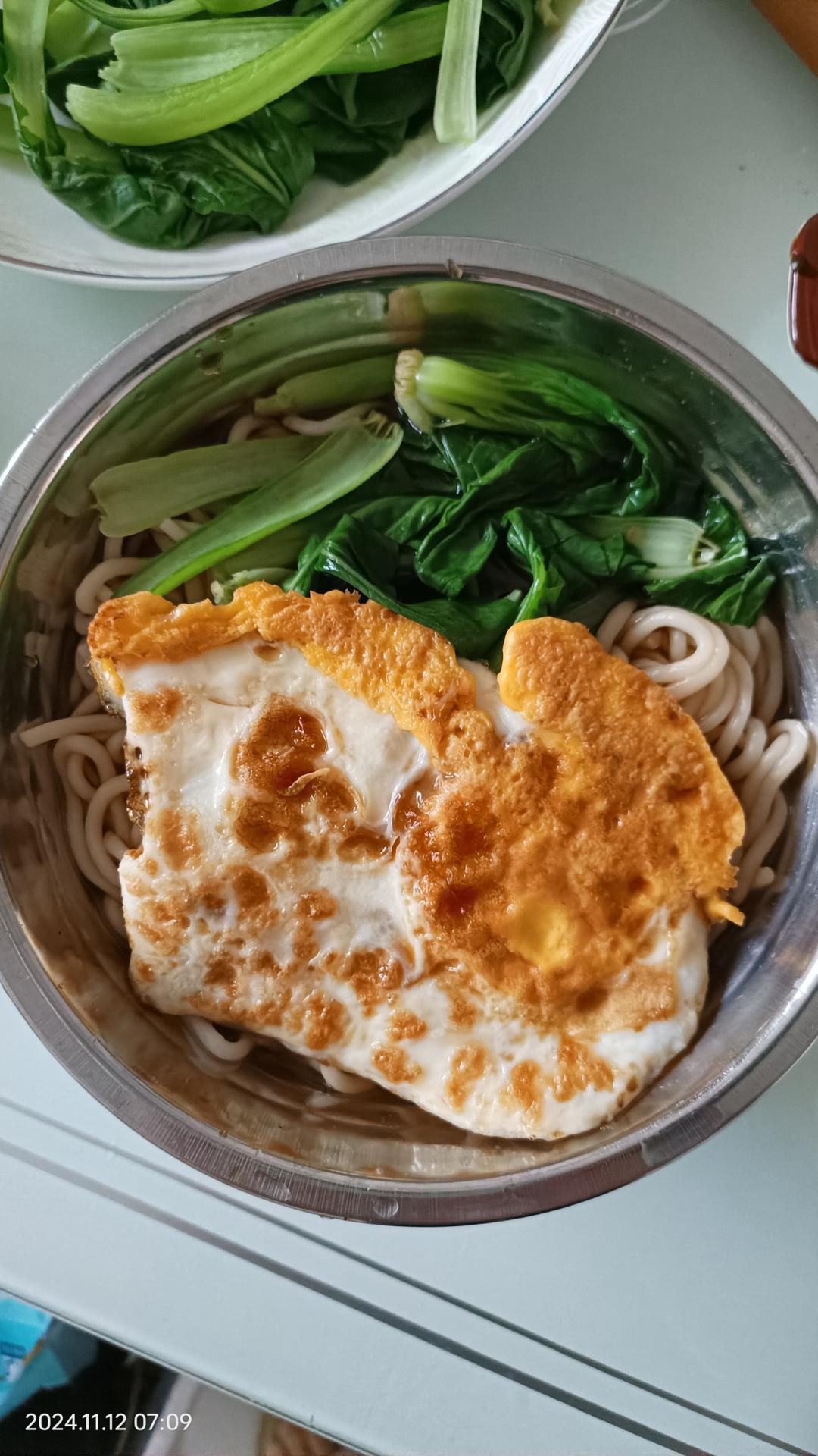 卡妈私房菜~青菜鸡蛋面（汤面）