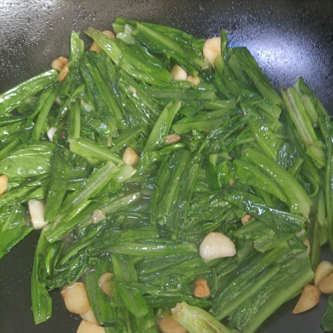 蒜蓉耗油清炒油麦菜，减脂快手菜，宝宝超爱，傻瓜步骤，屡试不爽，好吃且下饭，鲜香爽口！！