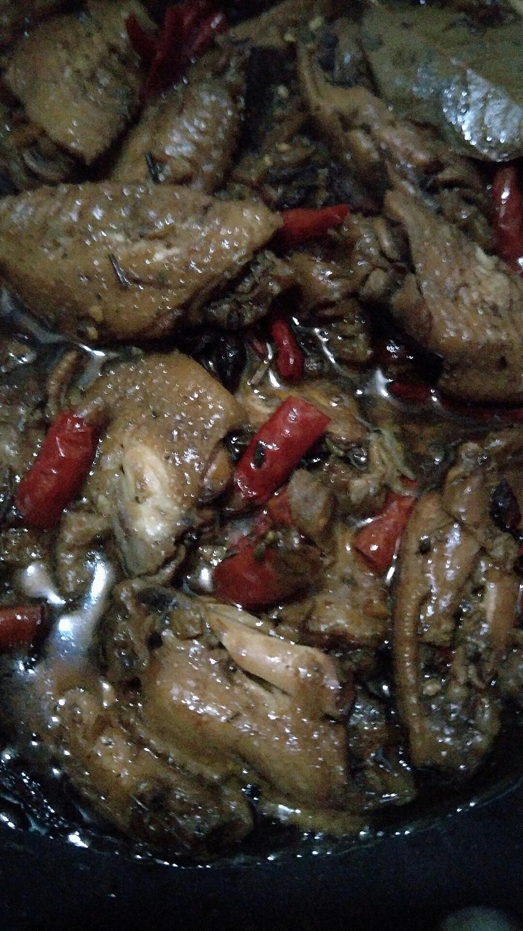 卤味鸡翅中的做法