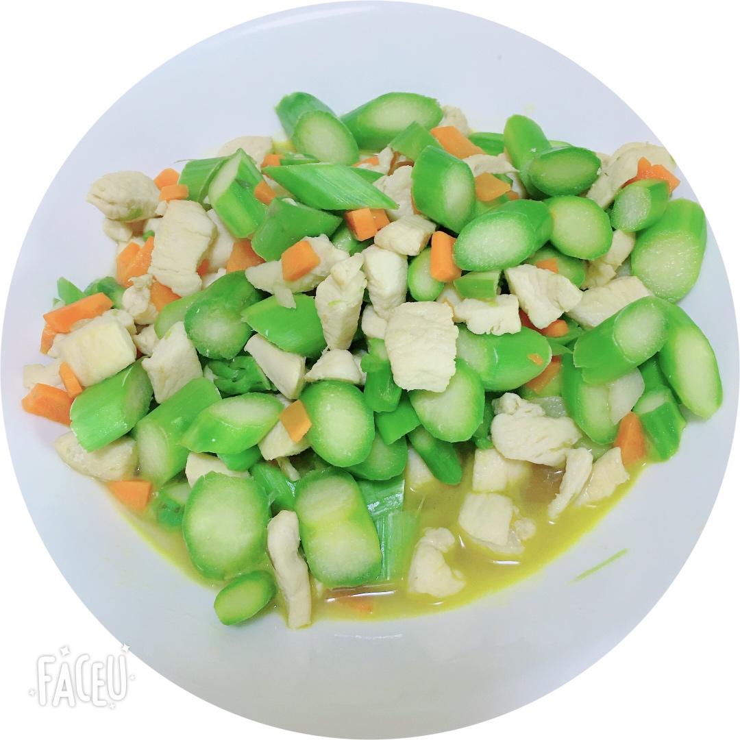 炒三丁（芦笋胡萝卜鸡脯肉）