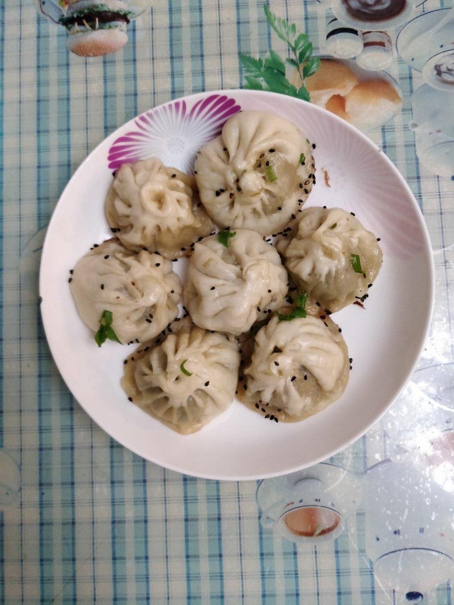 生煎包（新视频。猪肉韭菜莲藕生煎包）