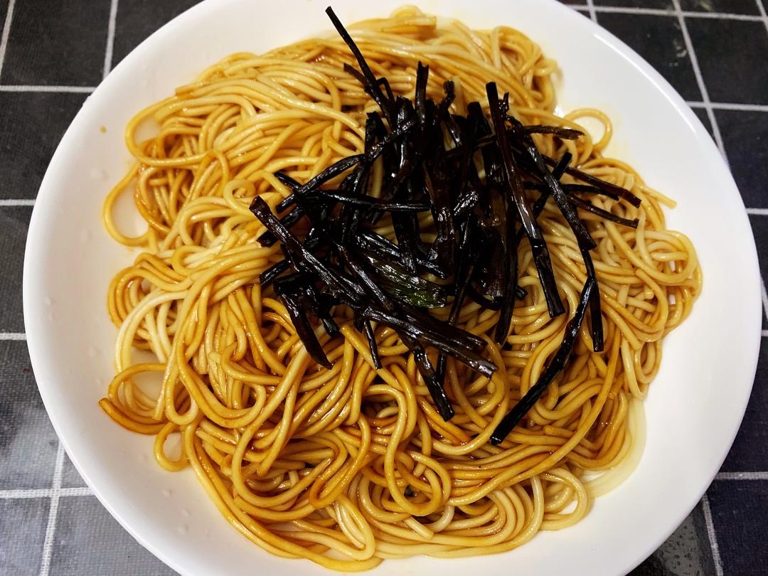 葱油拌面（快手简单，美味无敌）