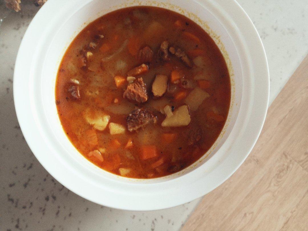 咖喱土豆炖牛腩：牛肉这样炖，保证不塞牙
