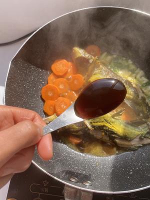 土豆胡萝卜炖鱼汤的做法 步骤10