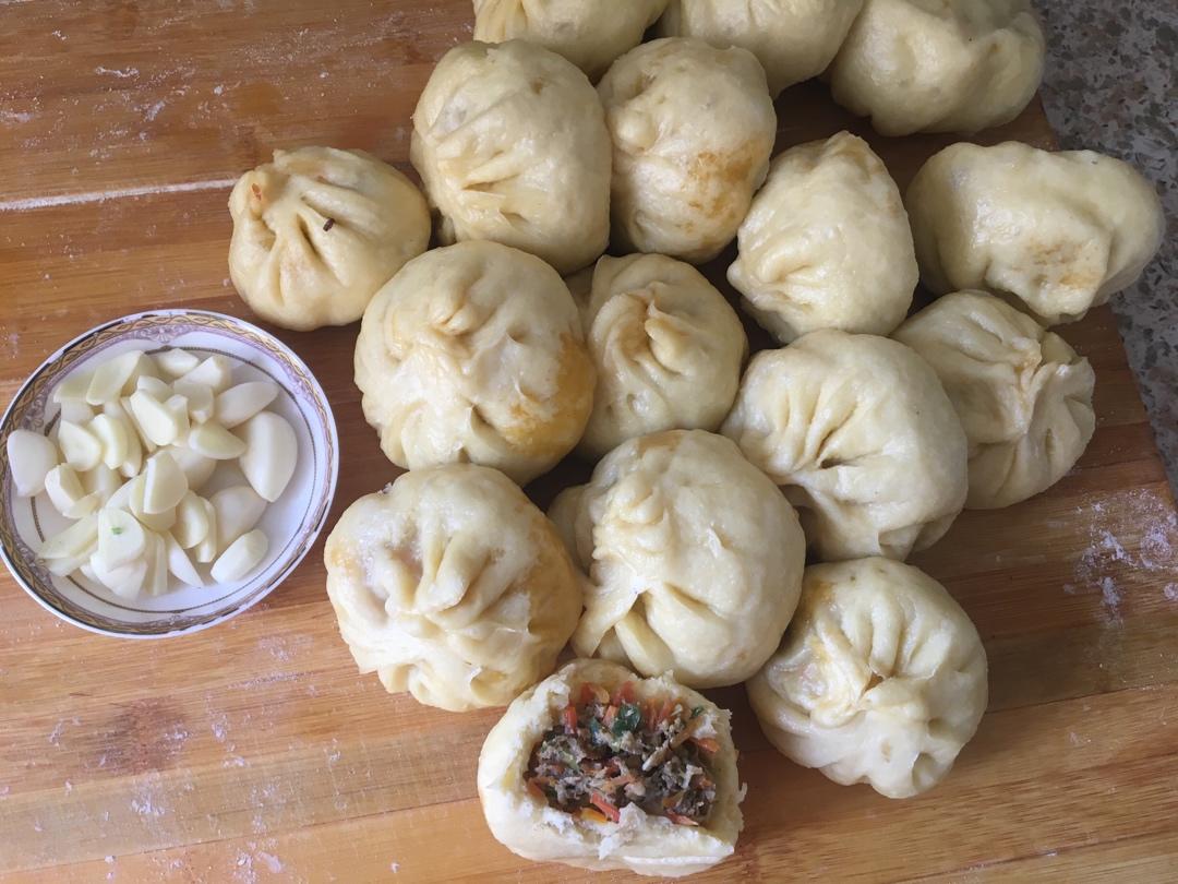 大脸花花1做的胡萝卜羊肉包子