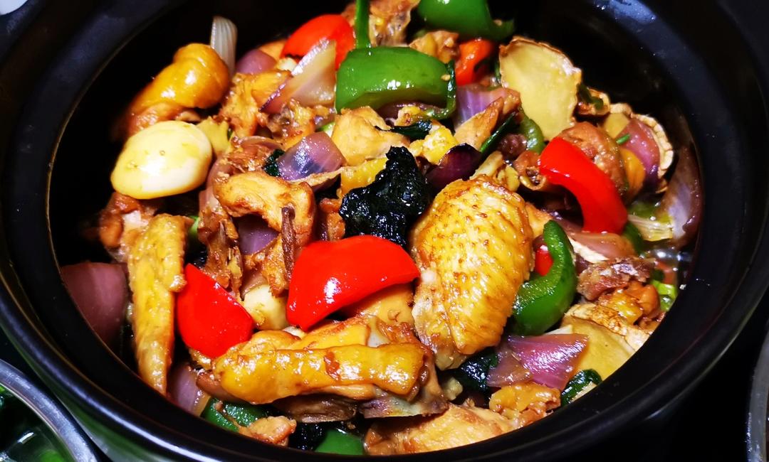 厨师长教你：“三杯鸡”的家常做法，汁香味浓，鲜嫩爽滑