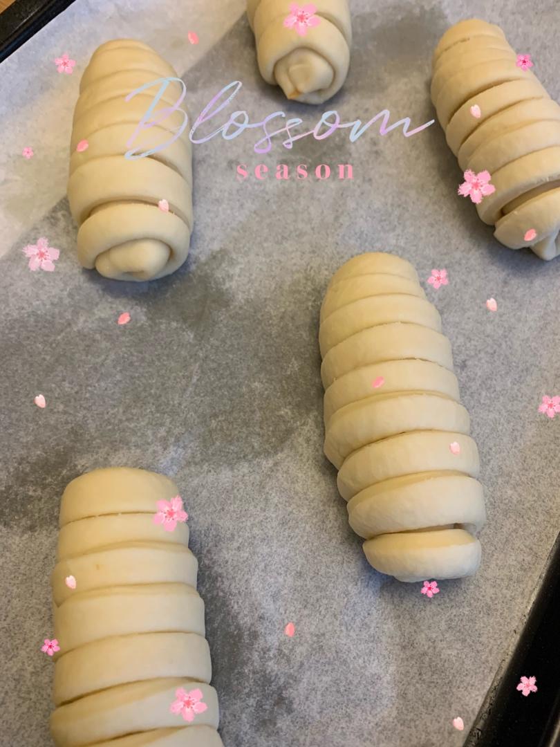 一次性发酵毛毛虫芝士香肠面包