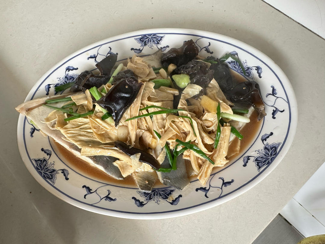腐竹油豆腐焖鱼