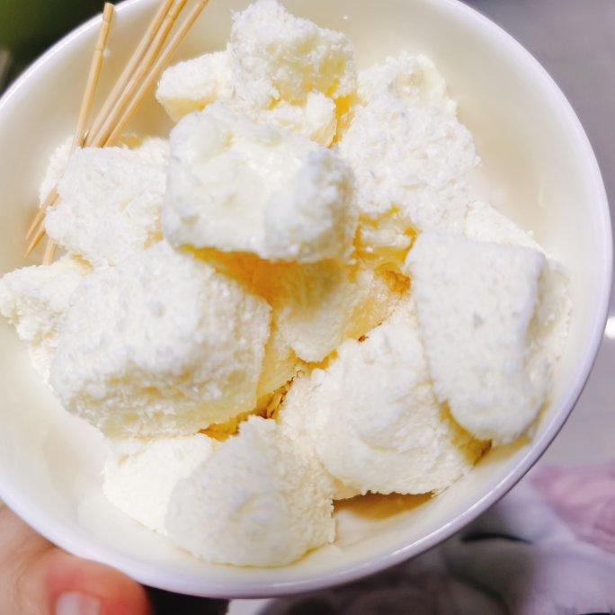 完胜85度C牛奶椰丝小方