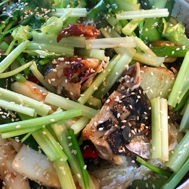 砂锅干焖鱼头的做法