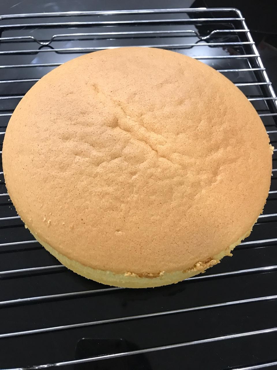 手机用户4227_3vaz做的烤箱做蛋糕(戚风蛋糕的做法)