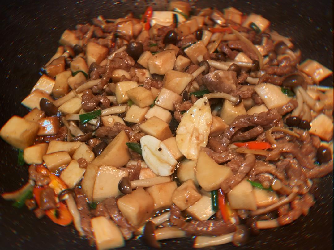 香菇/鸡腿菇/海鲜菇牛肉丝