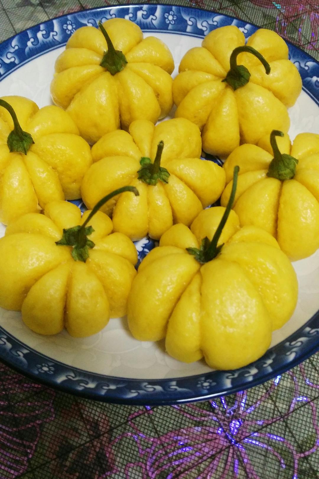 水墨青莲做的南瓜馒头