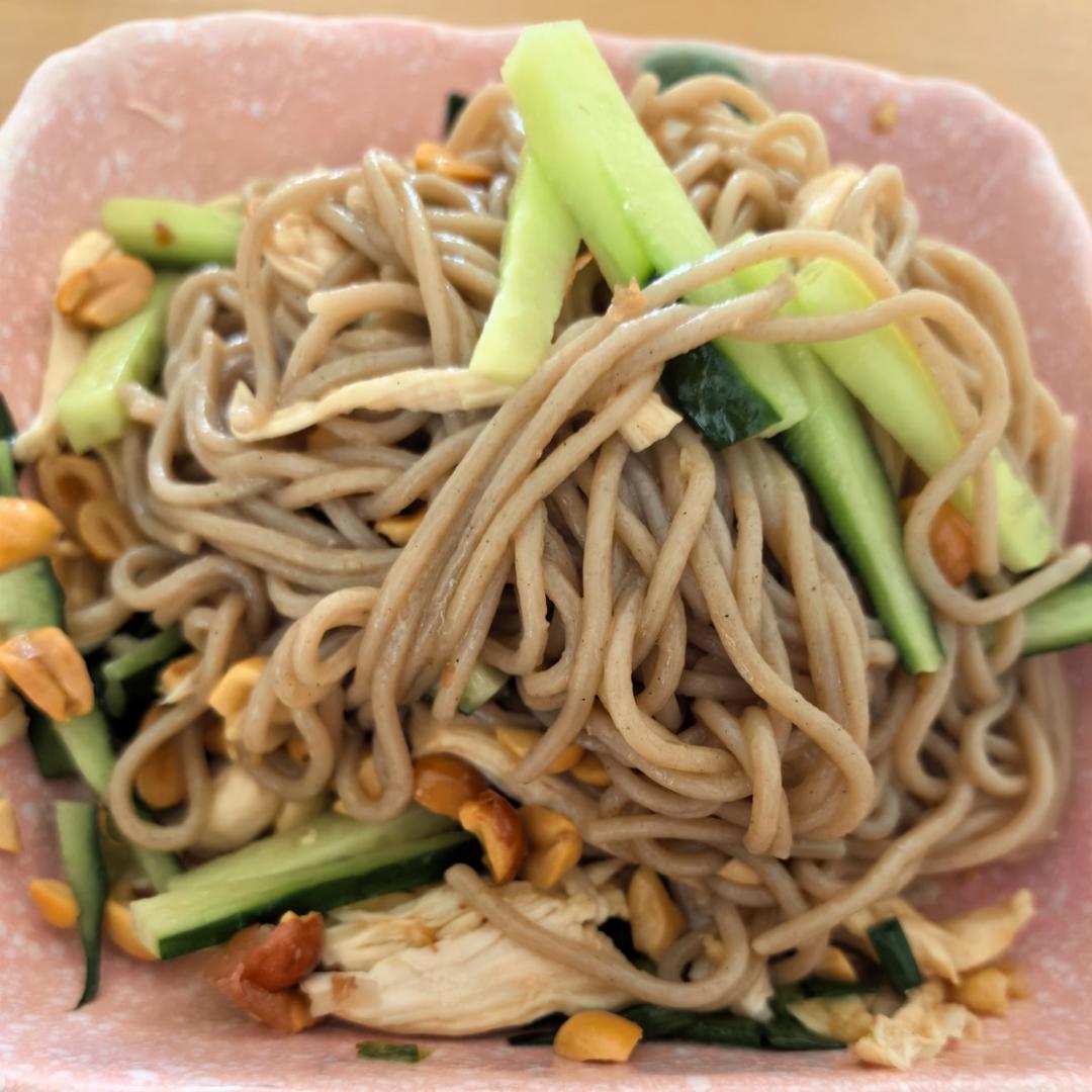 【快手减脂餐】凉拌鸡丝荞麦面（附万能凉拌汁做法）