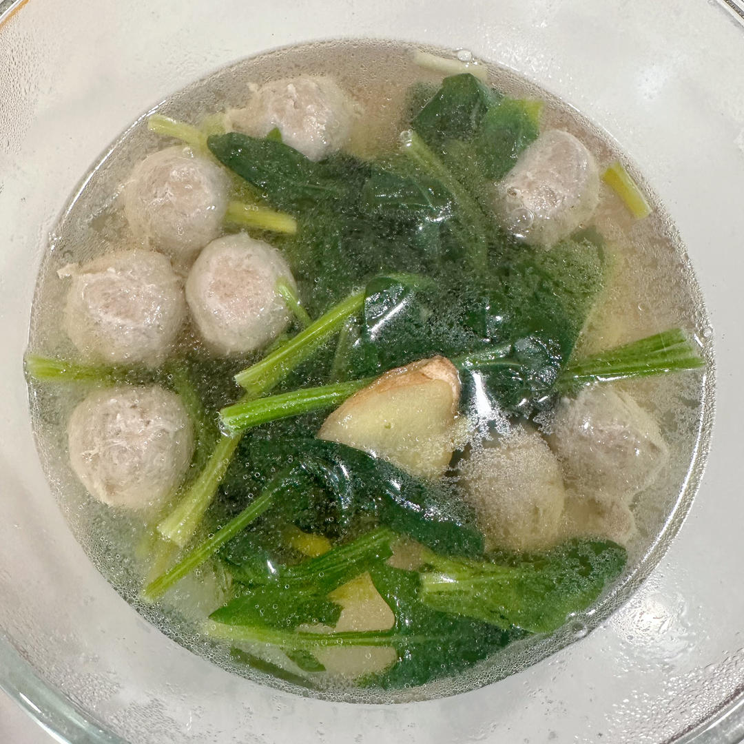 家常菜快手菠菜丸子汤
