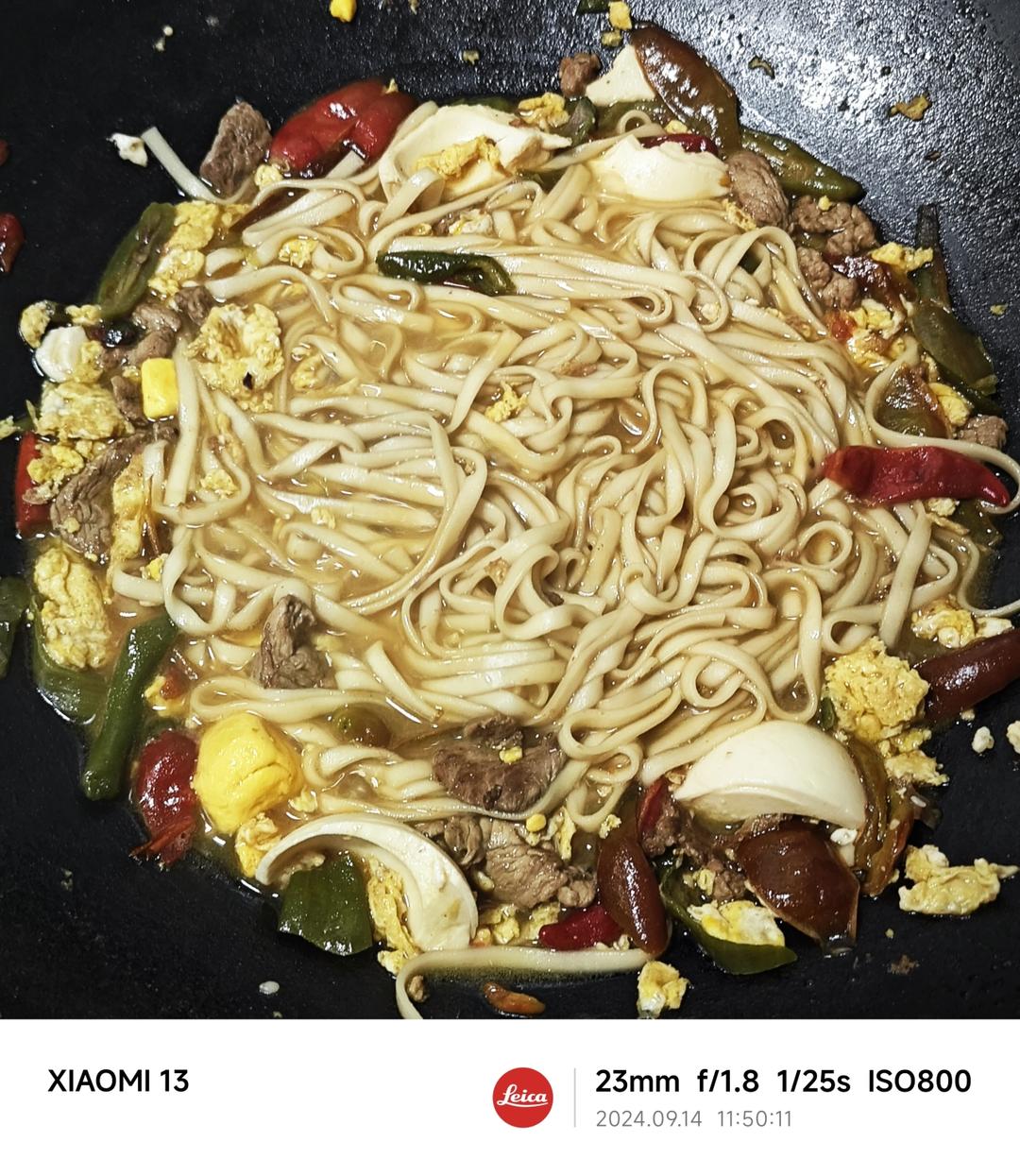 好吃不胖的青椒鸡蛋拌面