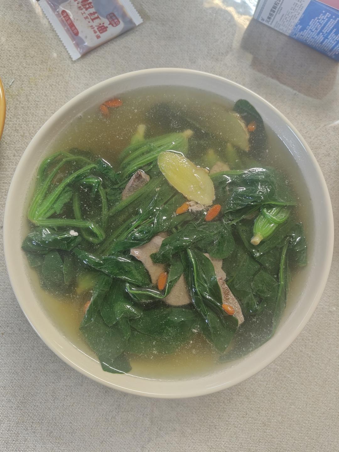 营养补血菠菜猪肝汤